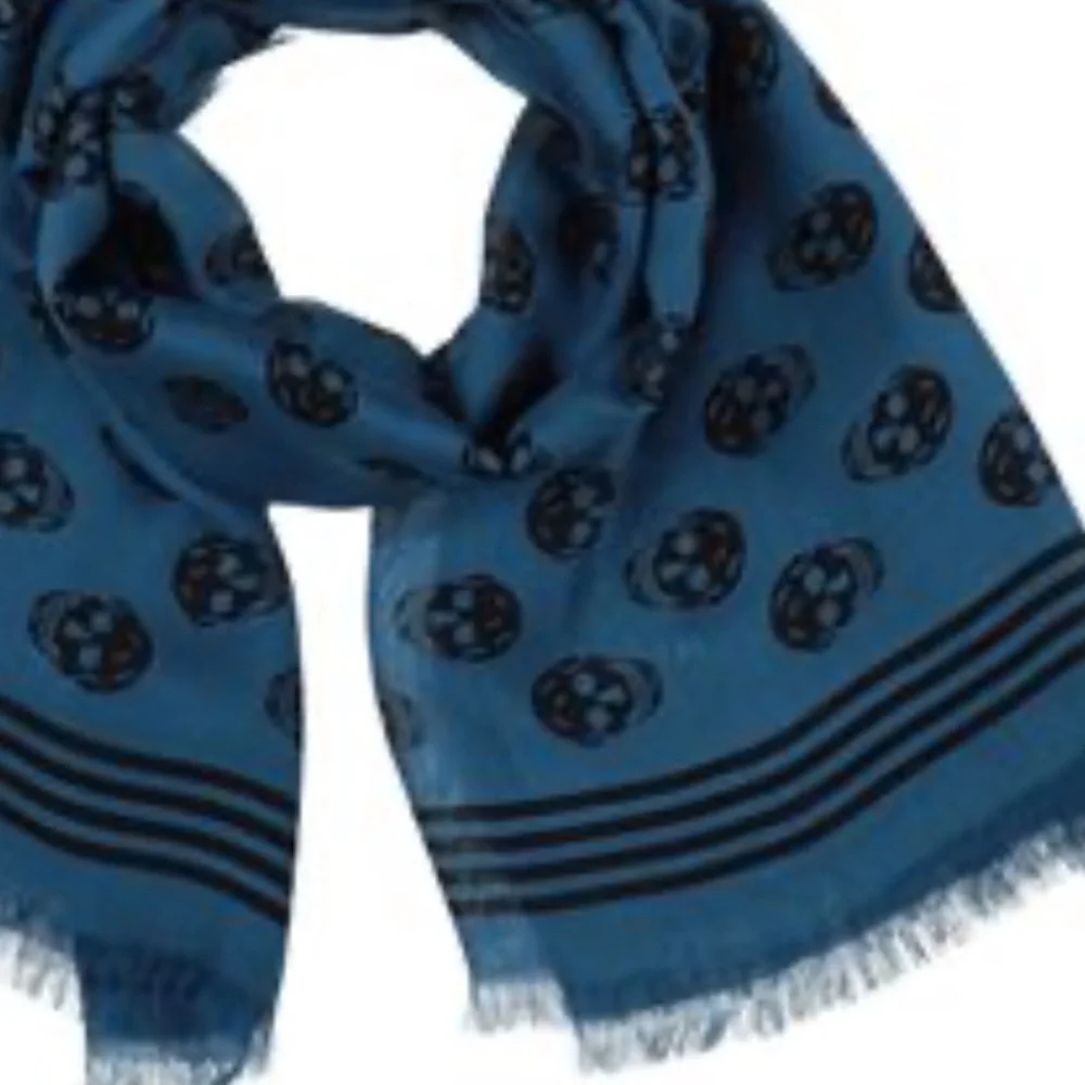 Alexander McQueen cashmere scarf